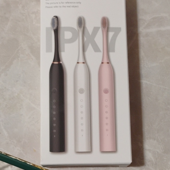Other - Pink Electric Toothbrush Set -4 Heads Total